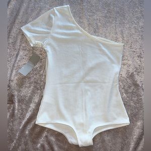 LIZARD THICKET Boutique Brand | Asymmetrical White Bodysuit | Size S | NWT